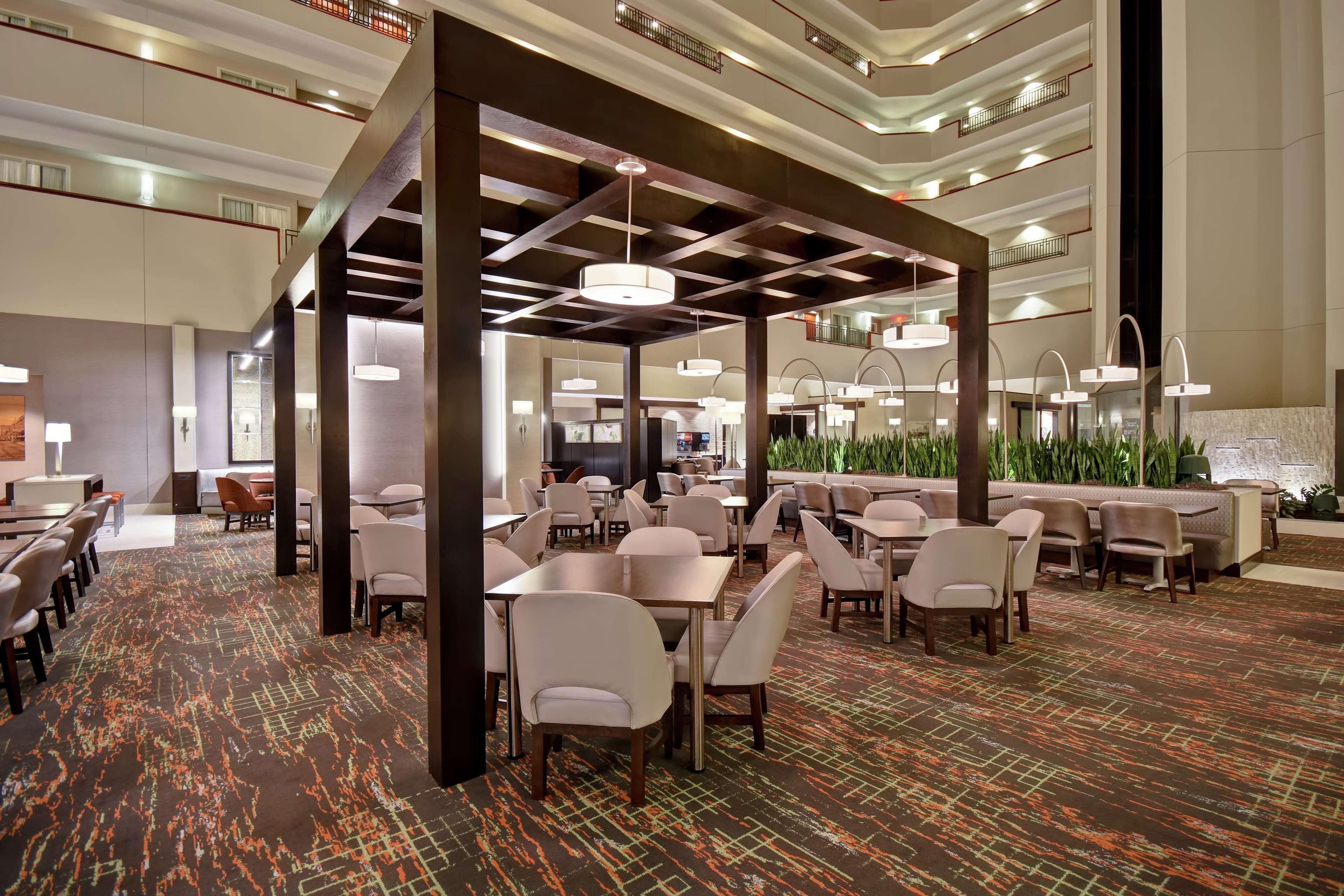 Embassy Suites Little Rock Exteriör bild