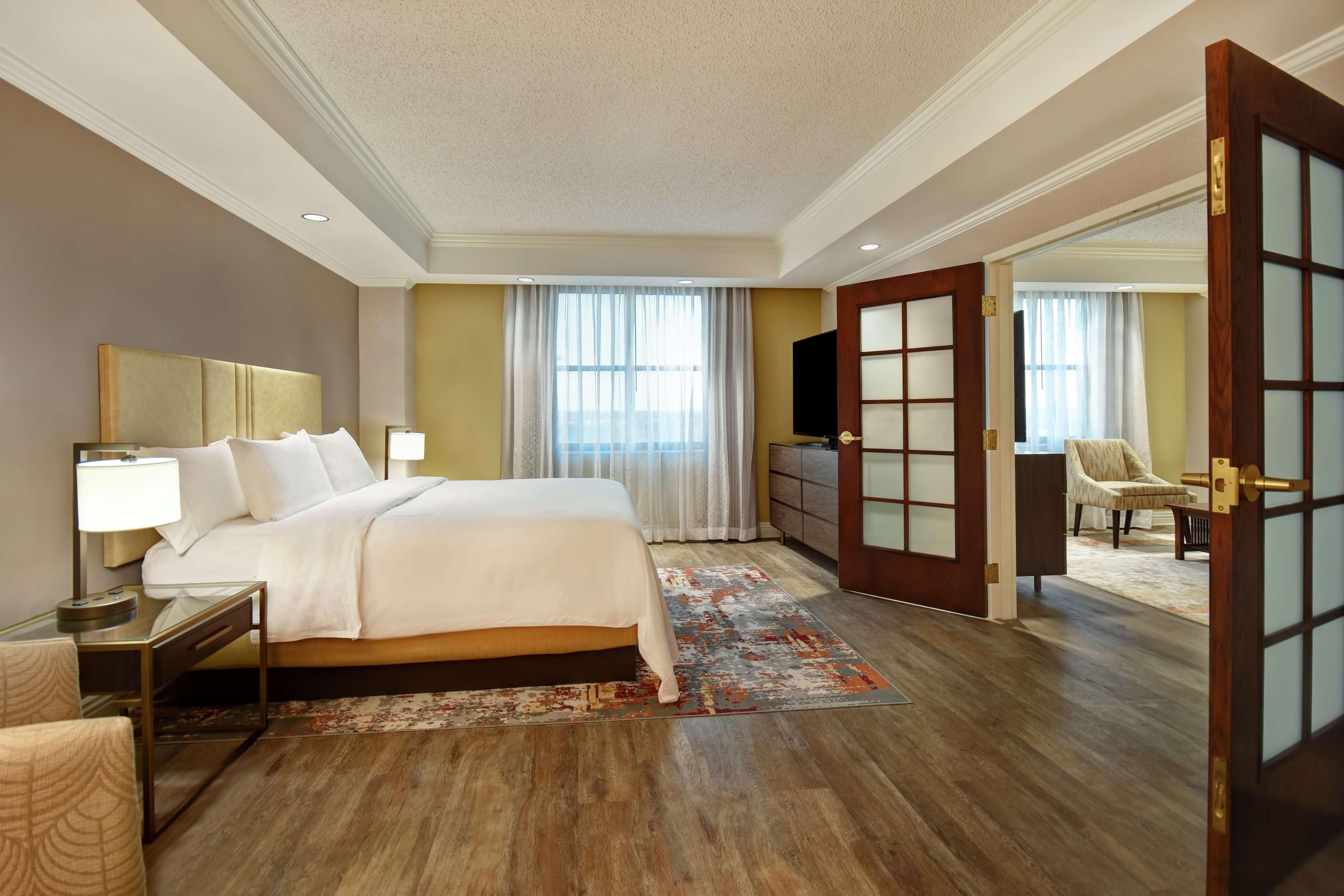 Embassy Suites Little Rock Exteriör bild