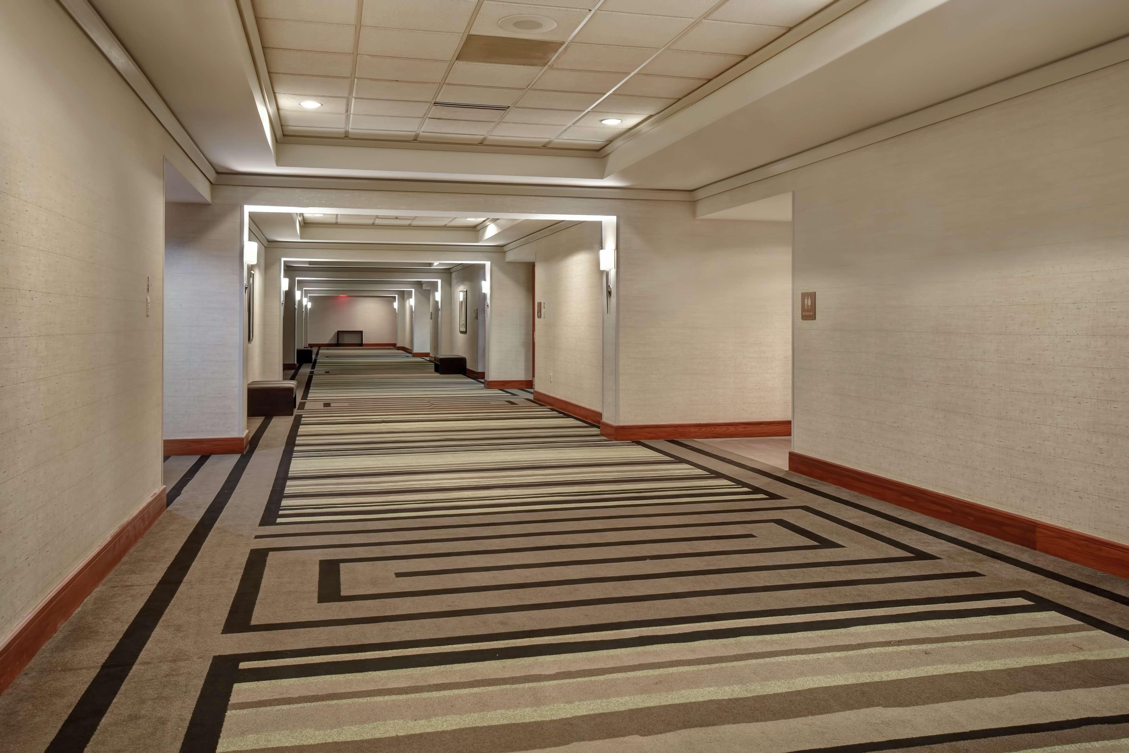 Embassy Suites Little Rock Exteriör bild