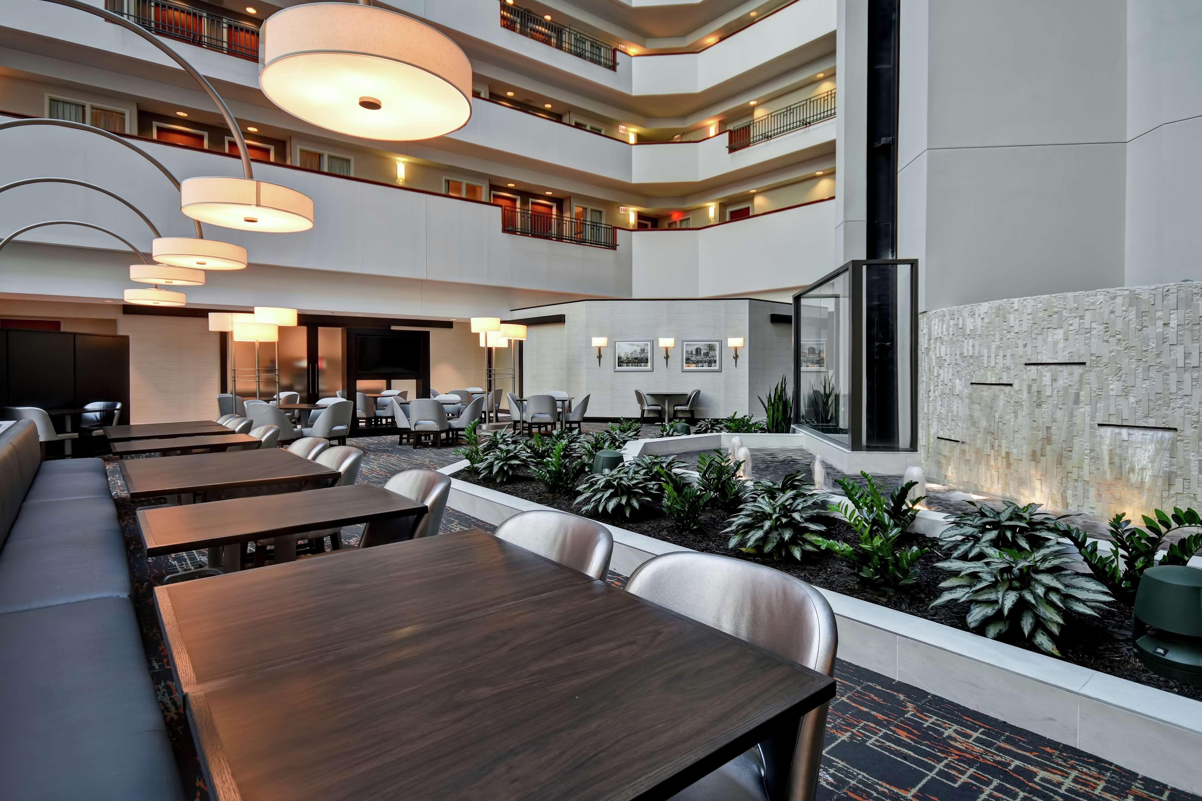 Embassy Suites Little Rock Exteriör bild